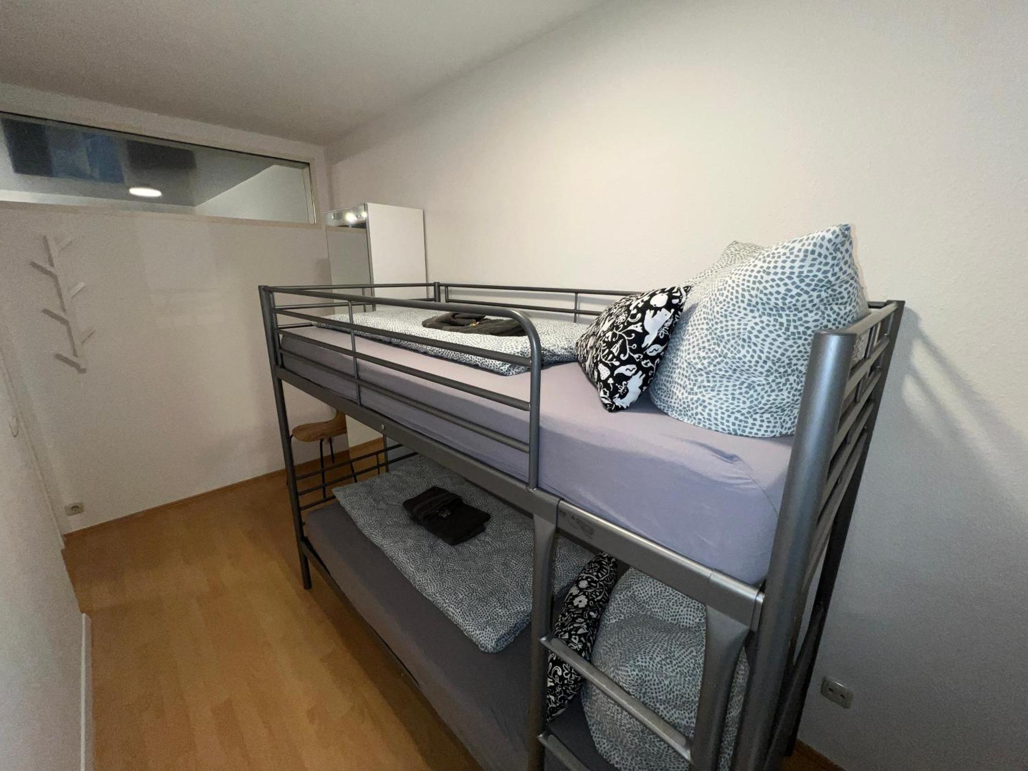 Apartment Humboldt 3 Schlafzimmer,Wifi, Netflix Parken, Terrasse, Klimatisiert, Naehe Zentrum Jena Exterior foto