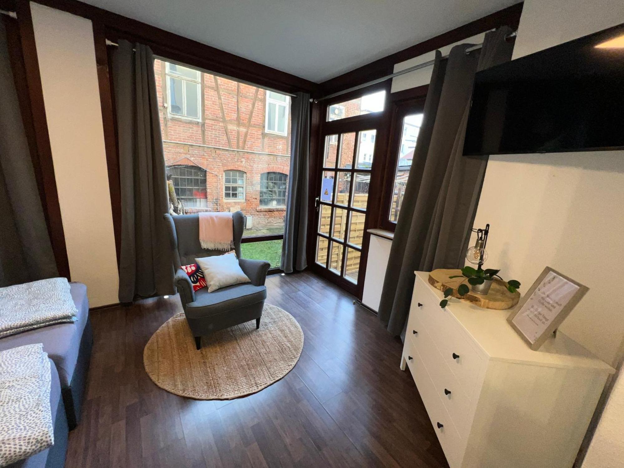 Apartment Humboldt 3 Schlafzimmer,Wifi, Netflix Parken, Terrasse, Klimatisiert, Naehe Zentrum Jena Exterior foto